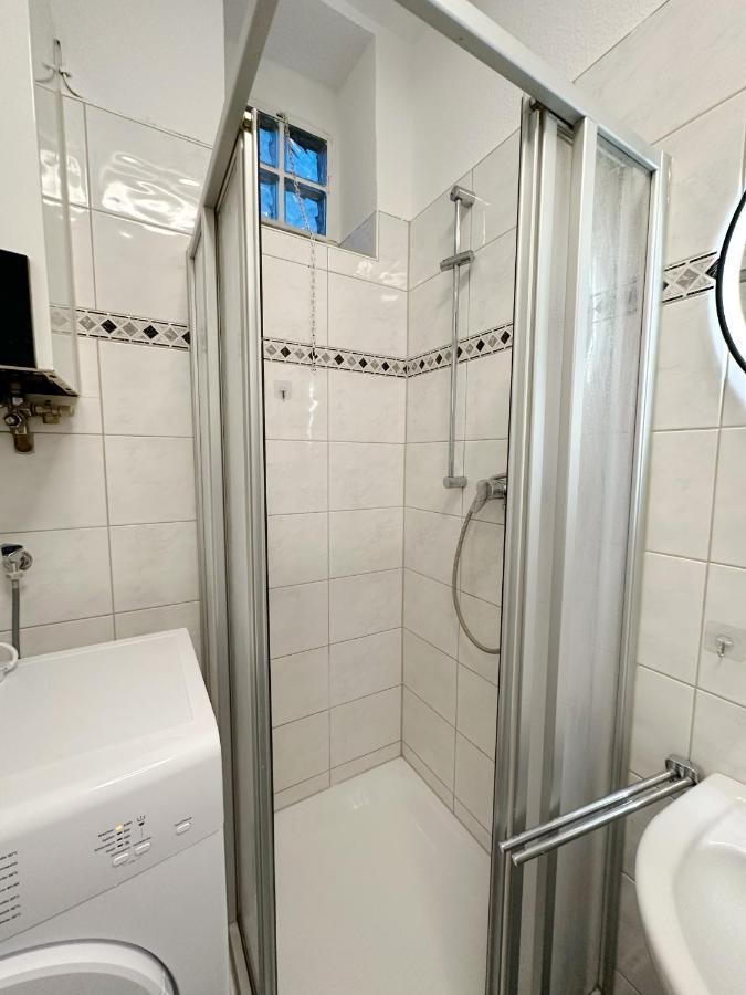 Igo Apartment 2 Schlafenzimmer Mit Waschmaschine Trockner Haustier Rheinufer 5Min Netflix Disney Plus 17-6 Duisburgo Exterior foto